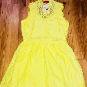 Yellow lace dress!